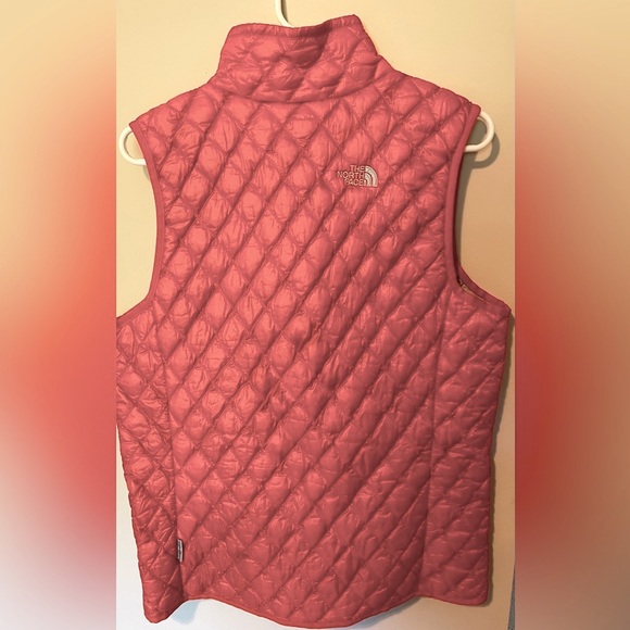 North Face lightweight orange vest size large - Picture 4 of 4